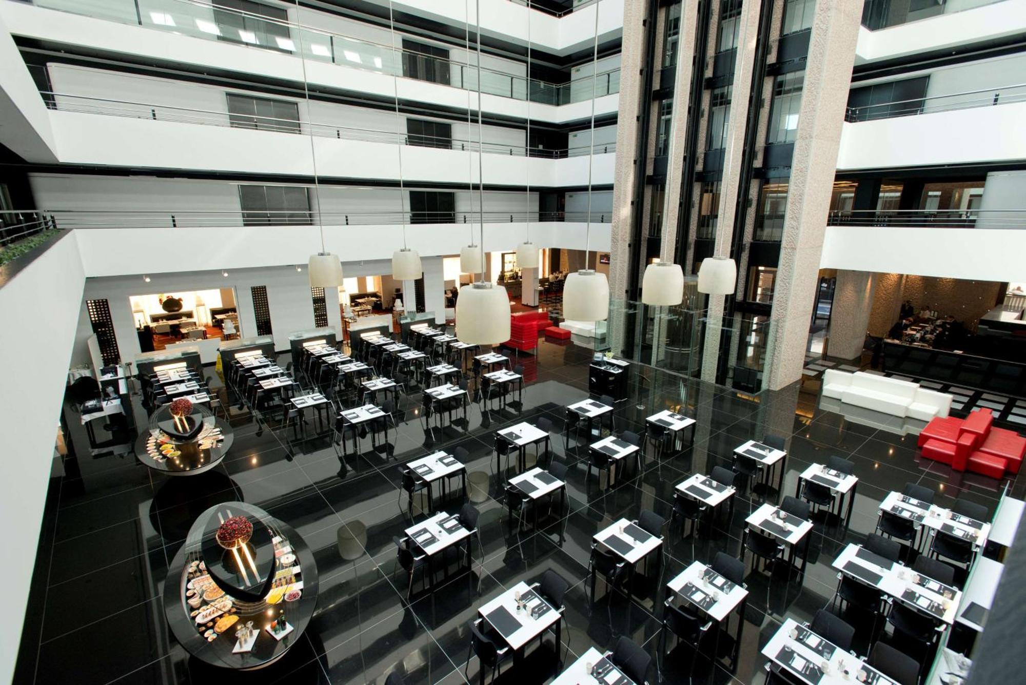Hilton Madrid Airport — Photos 1
